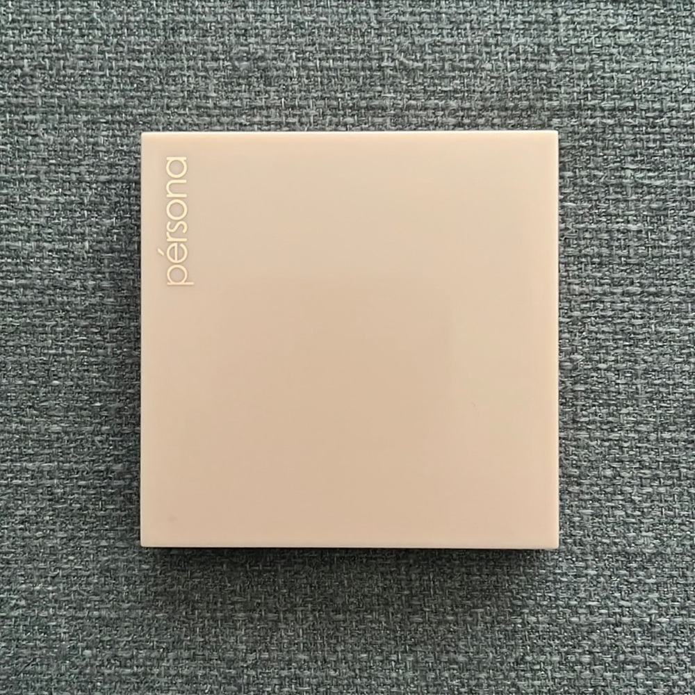 Persona Cosmetics Cali Glow Highlighter in shade Zuma.